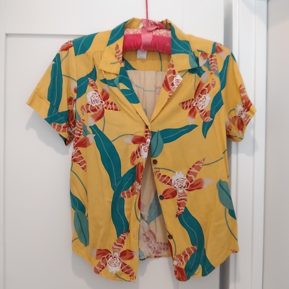 Floral Short Sleeve Button-Up Hawaiian Blouse Size L